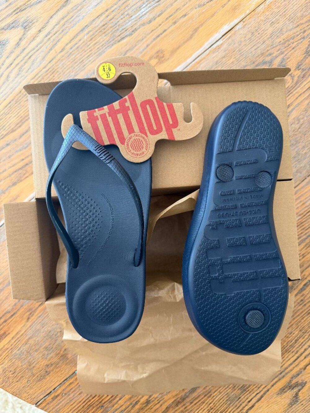 FITFLOP IQUSHION Ergonomic Flip-Flops/EUR 37/US6/NEW in box